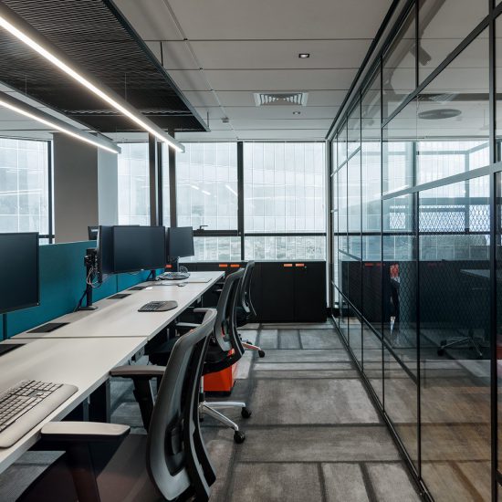 באנצ' UP2, כסאות ANALYST