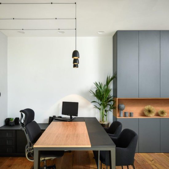 שולחן SENSES, כסא מנהל FREEDOM