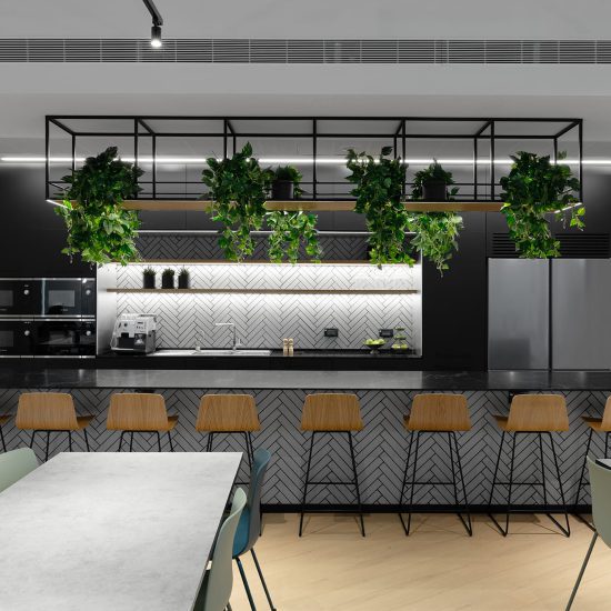 כסא VARYA WOOD BARSTOOL