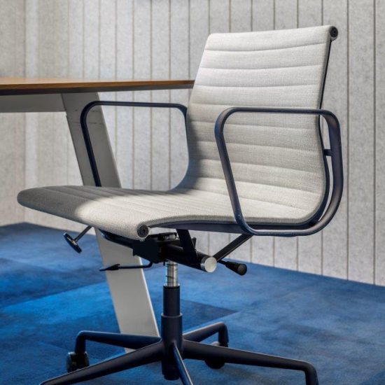 כסא GALLERY, שולחן ECO