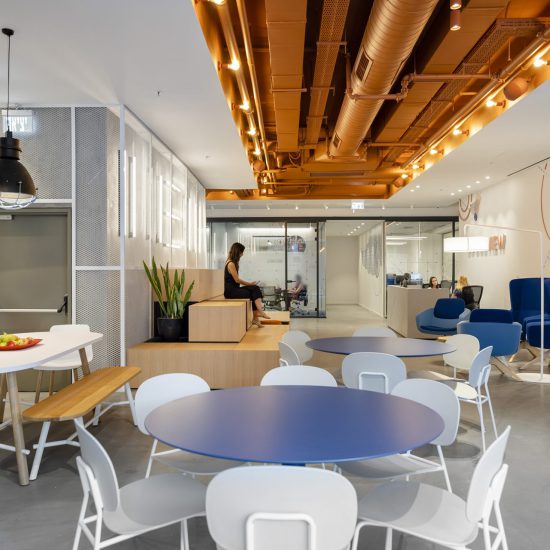 כסא TONDINA, שולחן FLAT ROUND, שולחן RECORD LIVING OVAL , כסאות קפיטריה דגם VARYA WOOD, ספסל RECORD