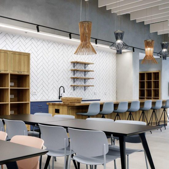 כסאות קפיטריה ARYN, כסאות בר VARYA