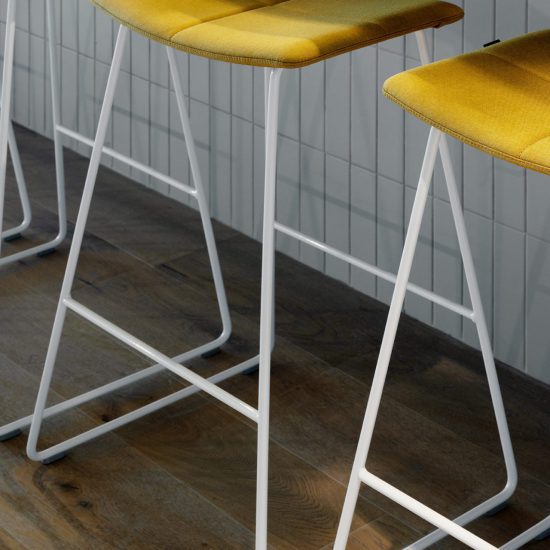 כסא בר דגם TAO