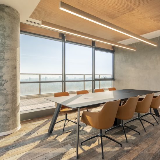 כסאות NEO, שולחן ישיבות ECO